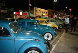 screen-shot-2018-05-17-at-15.22.20-696x468-1-300x202 Encontro de carros antigos em  São Pedro da Aldeia