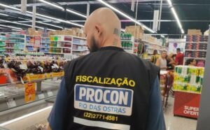 procon-orienta-e-fiscaliza-novo-supermercado-a-operacao-foi-realizada-no-dia-12-de-fevereiro-300x186 Procon orienta e fiscaliza  novo supermercado