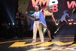 atleta-representa-rio-das-ostras-no-maior-campeonato-de-capoeira-do-mundo-capoeirista-joyce-bendia-300x199 Capoeirista de Rio das Ostras disputa  maior torneio mundial da modalidade