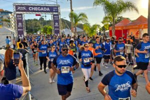1754243198-300x200 Três mil pessoas participam  da corrida '10 Milhas Macaé'