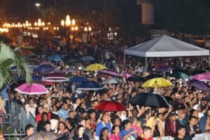 68f521dcdbc795r0p0_larg-1-300x200 Araruama Gospel Festival encerra com  público lotando a Praça Menino João Hélio