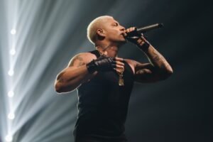 filipe-ret-1-300x200 Expo Araruama 2025 traz grandes shows de Felipe Ret, João Gomes, Ferrugem e Matheus e Kauan