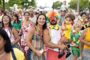 699337eba6762mycqt_larg-300x200 Carnaval Araru 2026 chega ao fim com sucesso de público