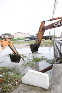 69a1df19beed2hqwmh_larg-200x300 Turismo