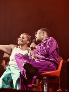 WhatsApp-Image-2026-02-09-at-13.52.45-225x300 Mumuzinho celebra conexão com Araruama em show de encerramento do Record Sunset Rio