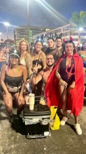 WhatsApp-Image-2026-02-19-at-11.41.37-169x300 Bloco das Piranhas arrasta 150 mil foliões na orla de Araruama