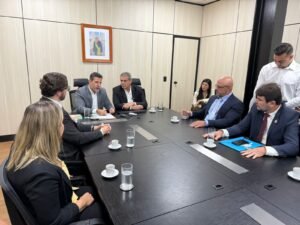 WhatsApp-Image-2026-03-24-at-17.48.46-1-300x225 Prefeita de Araruama avança na implantação de universidade federal em Araruama