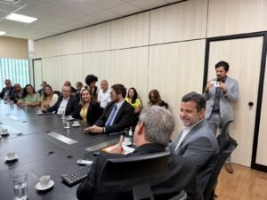 WhatsApp-Image-2026-03-24-at-17.48.46-2-300x225 Prefeita de Araruama avança na implantação de universidade federal em Araruama