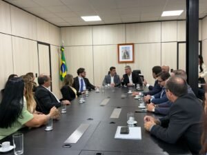 WhatsApp-Image-2026-03-24-at-17.48.46-3-1-300x225 Prefeita de Araruama avança na implantação de universidade federal em Araruama