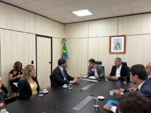 WhatsApp-Image-2026-03-24-at-17.48.46-300x225 Prefeita de Araruama avança na implantação de universidade federal em Araruama