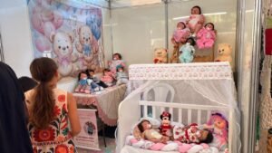 WhatsApp-Image-2026-03-30-at-09.56.44-6-300x169 Evento "Araruama Feito à Mão" Movimenta Praça Antônio Raposo com Arte e Cultura