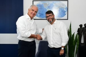 WhatsApp-Image-2026-04-21-at-13.45.07-2-300x200 Fernando Daniel se reúne com deputado Julio Lopes e garante investimentos para Araruama