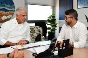 WhatsApp-Image-2026-04-21-at-13.45.08-1-300x200 Fernando Daniel se reúne com deputado Julio Lopes e garante investimentos para Araruama