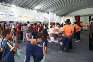 WhatsApp-Image-2026-04-27-at-10.38.31-300x200 Investimentos em educação se tornam símbolos do impacto dos royalties do petróleo em Araruama