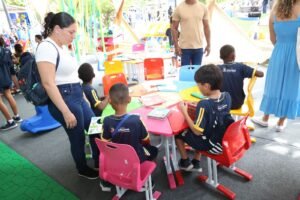 WhatsApp-Image-2026-04-27-at-10.38.39-300x200 Investimentos em educação se tornam símbolos do impacto dos royalties do petróleo em Araruama