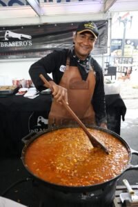 WhatsApp-Image-2026-05-03-at-20.49.39-3-200x300 II Festival Gastronômico de Araruama bate recorde de público e vendas