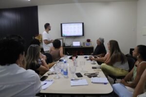 prefeitura-faz-parceria-com-governo-federal-para-ampliar-numero-de-cirurgias-rodrigo-oliveira-apresentou-programa-agora-tem-especialistas-para-os-gestores-foto-akilla-ribeiro-300x200 