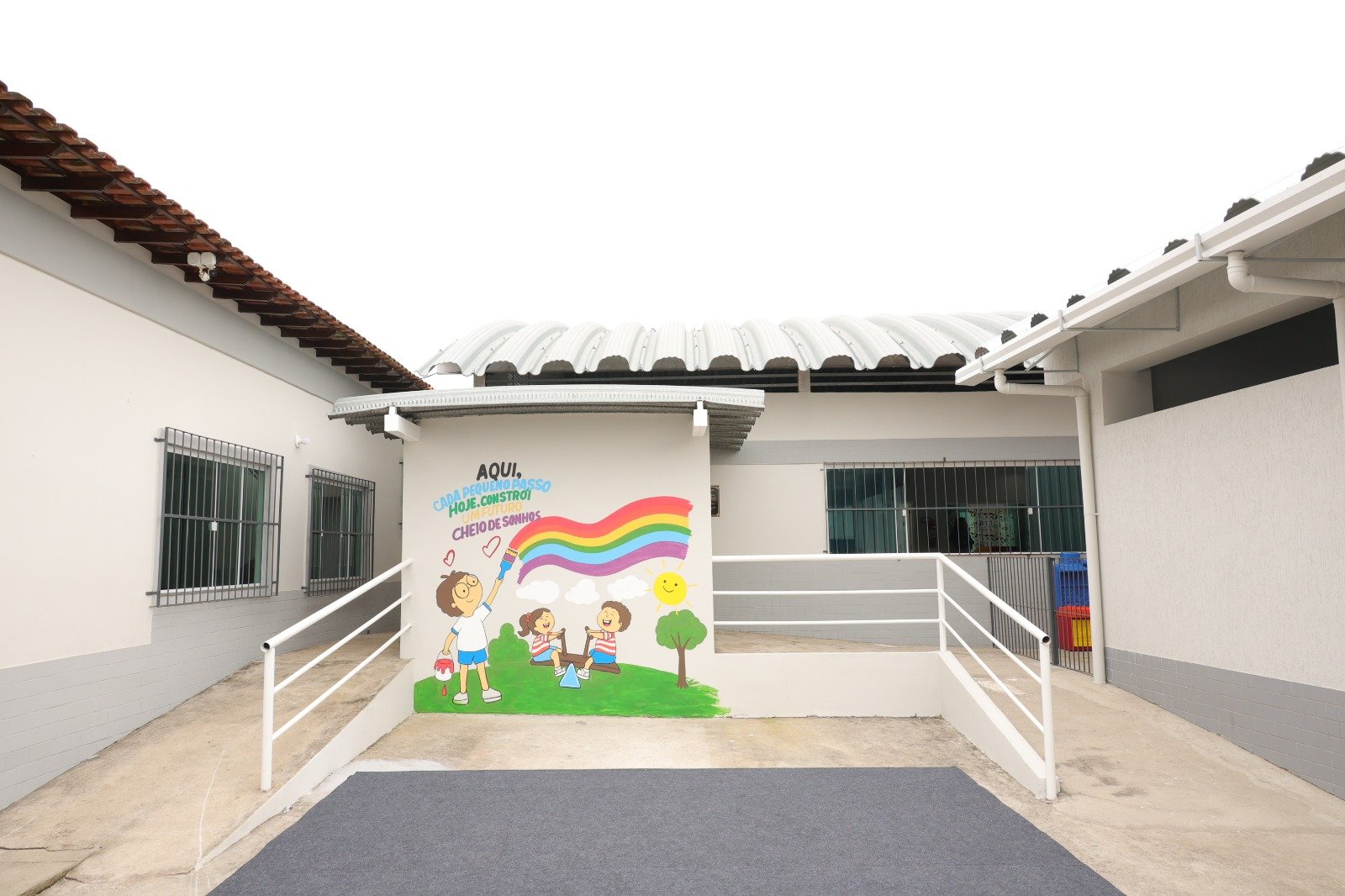 WhatsApp-Image-2026-06-16-at-08.34.50-1 Prefeitura de Araruama entrega nova quadra e revitalização completa da Escola Municipal Faustina, em São Vicente