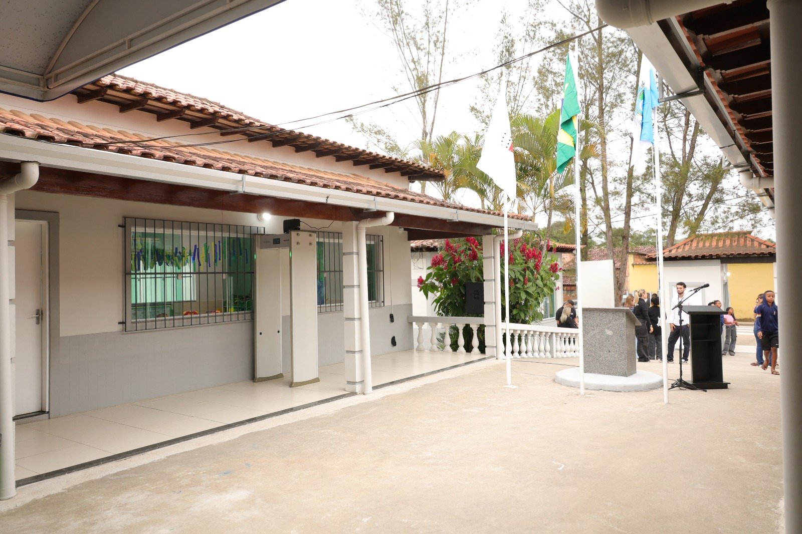WhatsApp-Image-2026-06-16-at-08.34.51 Prefeitura de Araruama entrega nova quadra e revitalização completa da Escola Municipal Faustina, em São Vicente