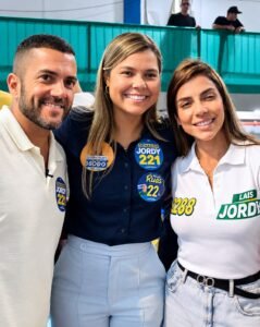 WhatsApp-Image-2026-08-30-at-20.16.47-3-239x300 Luciana Polati reforça união das mulheres na política  durante lançamento da campanha de Laís Jordy em Niterói