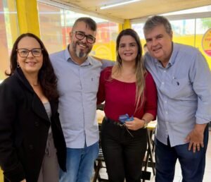 WhatsApp-Image-2026-09-03-at-17.24.35-3-300x258 Fernando Daniel promove encontro com deputado André Corrêa para diálogo com a população de Araruama